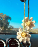 Crochet Daisy Auto Accessories Women Cute Rearview Mirror Charm Crafted Daisy Flower Gift Crochet Enthusiast Car Decoration Car Interior Aesthetics (White)