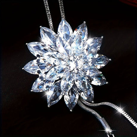 Fashionable and Creative High-End Artificial Crystal Diamond-Inlaid Snowflake New Style Sweater Chain Clothing Pendant（BLUE+WHITE）