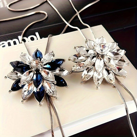 Fashionable and Creative High-End Artificial Crystal Diamond-Inlaid Snowflake New Style Sweater Chain Clothing Pendant（BLUE+WHITE）