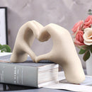 GOLD Elegant Heart-shaped Sculpture: Pure lines capture love, accompanying you in writing tender everyday moments.