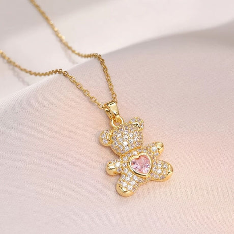 A delicate and adorable pink heart-shaped bear pendant copper necklace, adorned with synthetic zirconia, paired with a stainless steel chain, decorated with synthetic zirconia, perfect as a daily jewelry gift or a sweet and cute party accessory.（silver））