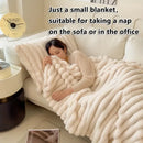 Luxurious faux rabbit fur blanket (200*230cm / white color) - feels like stroking a cat, with a pure color and simple style - soft, warm, comfortable, suitable for sofas, beds, offices and travels - multi-functional