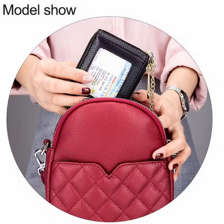 Casual style multi-compartment zipper wallet: Cards and loose change are neatly sorted