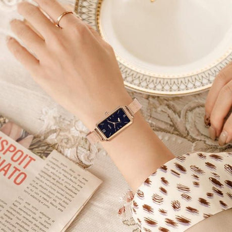 Women's Smart Watch with Mesh Strap