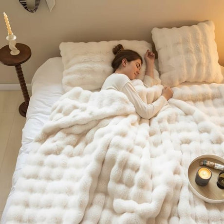 White Luxury Toscana Fleece Rabbit Fur Bubble Blanket, Double-Sided Plush King Size Bedding Set (180x200 cm)
