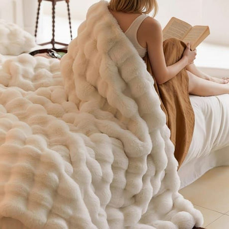 White Luxury Toscana Fleece Rabbit Fur Bubble Blanket, Double-Sided Plush King Size Bedding Set (180x200 cm)