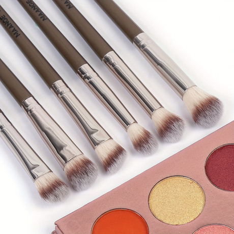 MAANGE 18-piece professional makeup brush set, including 18 makeup brushes + velvet cloth bag, soft brush hair makeup brushes, foundation brush, eye shadow brush, blending brush, concealer brush, eyeliner brush, skin-friendly powder puff set, travel porta