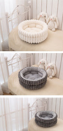 plush cat bed, cat comfort bed, anti-static cat bed, high quality cat bed, cat resting place, pet bed Australia, soft cat bed-White.