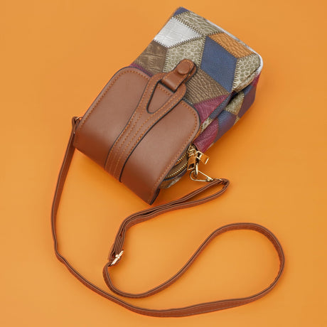 Color-Block Diamond Pattern PU Leather Crossbody Phone Bag – Retro Mini Wallet with Adjustable Strap & Dual Zipper Closure (Brown)