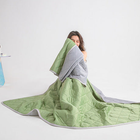 Christmas gifts for loved ones
 Aussie Summer Cooling Quilt – 4 Sizes, Breathable, Lightweight & Skin-Friendly for Refreshing Sleep All Season(180cm*200cm)