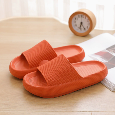 Cloud Slippers for Women and Men, Pillow House Slippers Shower Shoes Indoor Slides Bathroom Sandals, Ultimate Comfort, Lightweight, Thick Sole, Non-Slip, Easy to Clean orange（42-43）