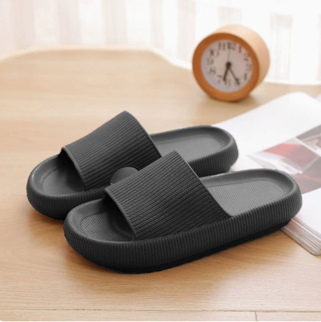 Cloud Slippers for Women and Men, Pillow House Slippers Shower Shoes Indoor Slides Bathroom Sandals, Ultimate Comfort, Lightweight, Thick Sole, Non-Slip, Easy to Clean black （36-37）