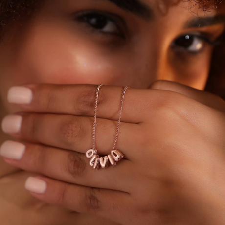 Custom letter necklace with a complete set of letter beads from A to Z, 10mm heart pendant, three colors available, chain accessory included - Rose Gold