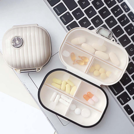 7-Day Pill Organizer, 2-Piece Set - 7-Compartment Pill Organizer - Airtight Medicine Box - Groot+ Klein - Waterproof - Portable - 4 x 7.8 x 11.2 cm / 8 x 7.8 x 4 cm