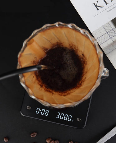 Precision Scale - Barista Scale - Coffee Scale with Timer - Small 3 kg / 0 g Coffee Scale with Gravity Sensor - Rechargeable Kitchen Scale - Barista Essential - High Precision - Black
