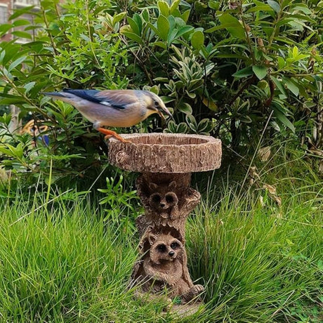 Raccoon Resin Bird Bath Feeder for Garden Decor, Tree Stump Style Outdoor Bird Feeder, 9.8 x 6.6 x 5.9 in