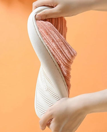 Slippers - 2 Pieces - women's slippers - men's slippers - House shoes - Grey men's slippers size 43-44 - Pink women's slippers size 39-40 - Couples - Nice and soft - Comfeet - Non-slip - Unisex - for autumn and winter - Pink and Grey