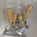 Set of 4 ravioli cutters - Ravioli makers with wooden handle - Set of 3 shape cutters and 1 pasta wheel for cutting homemade ravioli