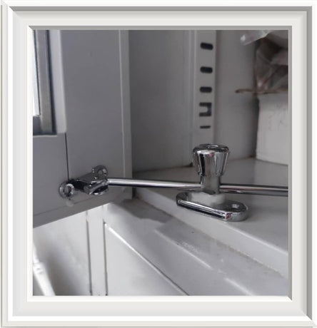 Door stopper - Door retainer - Wind hook - Door hold open - Adjustable - zinc alloy & steel - cabinet door - Tilt position reducer - Door retainer - Door hold open - Maximum angle 135° - screw fixed