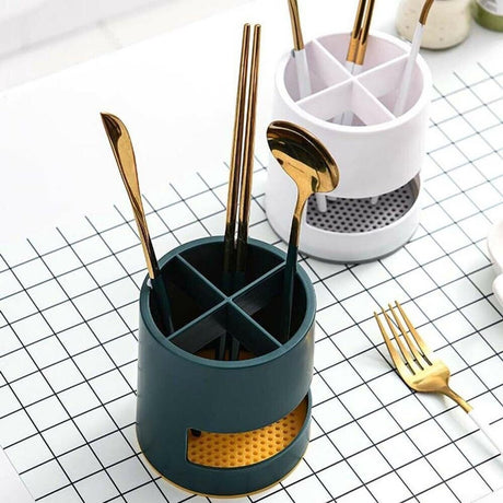 Toothbrush Holder - Bathroom Storage Box - Plastic - Electric Toothbrush Holder - Toothbrush Organizer - 4 Sorting Compartments - With Drip Tray - Multifunctional Desk Shelf - Suitable for Bathrooms, Kitchens and Offices - 10*10*11cm - Green