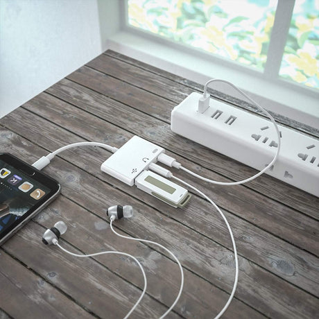 USB C to 3.5mm Jack Audio Adapter with Fast Charging OTG White