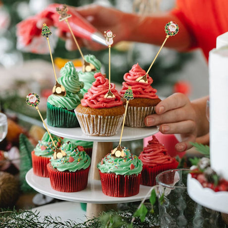 Teaspoons - 4 spoons - Christmas tableware - Silver dessert spoons - Decorated with Christmas trees, reindeer, snowmen and Santa Claus - Suitable for desserts, tea and soup