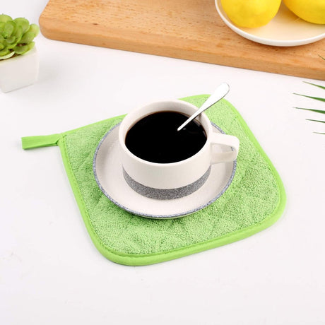 Placemat - Set of 5 Insulation Mats for the Kitchen - Heat Resistant Insulation Mats - Large Coasters for Daily Cooking and Baking (Dimensions: 6.5 x 6.5 Inches, Color: Light Green)