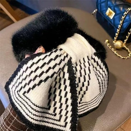 Women's Scarf - Women's Winter Scarf - Thick - Warm - Short Scarves - Plush Cross Scarves - Neck Scarves - Ultra Soft - 75x10 cm - Black