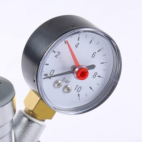 Adjustable pressure reducing valve with integrated pressure gauge for hot and cold water, brass pipe valve for home, commercial and industrial use (DN15)