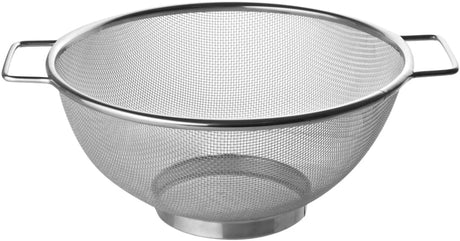 Fackelmann sieve Ø 26 cm, colander made of stainless steel, fine-mesh sieve with handles as a perfect kitchen accessory and kitchen helper in your kitchen, dishwasher safe (Color: silver), Quantity: 1