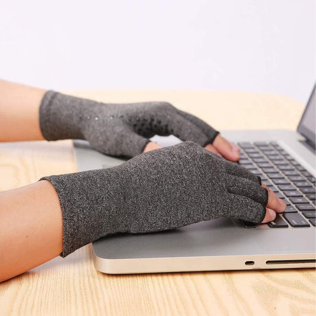 Rheumatism Gloves - Compression Gloves - Unisex - Osteoarthritis - Rheumatism - Arthritis - RSI - Carpal Tunnel Syndrome - L - Heather Grey Half Finger Gel