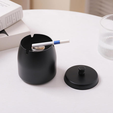 Stainless Steel Ashtray with Lid - Black - Ø 9 cm - Wind Ashtray for Outdoor & Indoor Use - Storm Ashtray