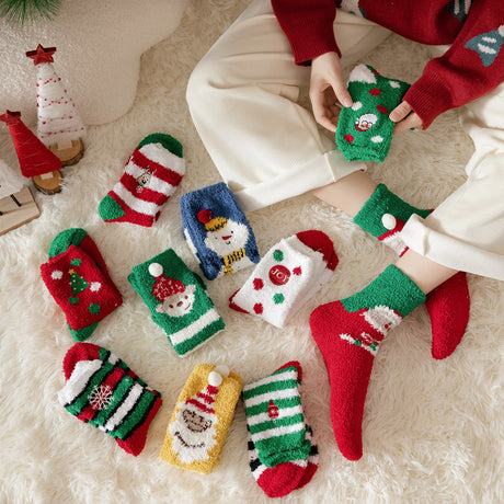Christmas Socks Women - House Socks - Warm Winter Socks - Fluffy Socks - Christmas Gift Woman - In Christmas Ball - Slipper Socks - Soft Socks - Santa Claus - Holidays - Gift for Her - Funny Socks - Bed Socks - Red Green - One Size - 1 Piece