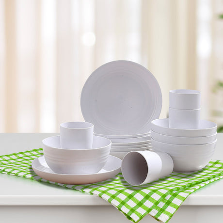 Darzheoy 16 Pieces Kitchen Dinnerware Set, Service for 8, Dinner Plates, Dessert Plate, Cereal Bowls, Cups, Colorful Plastic Outdoor Camping Dishes White