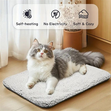 Self Warming Cat Bed Self Heating Cat Dog Mat 40*50cm Extra Warm Thermal Pet Pad  Removable Cover Non-Slip Bottom Washable Non Electric（White face with black background）