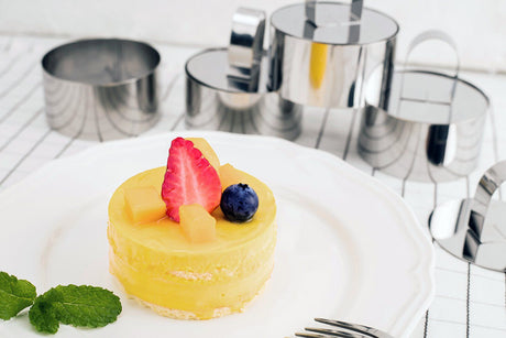 Round Cake Ring Molds, Stainless Steel  Food Rings Dessert Mousse Cooking Rings Mold with Pusher & Lifter  (Include 4 Rings & 4 Pushers)