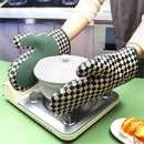 Green Checkered Oven Mitts Heat Resistant, Vintage Retro Checkerboard Cute Oven Mitts, Non-Slip Silicone Kitchen Oven Gloves 1 Pair