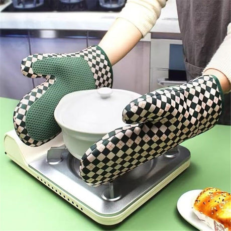 Green Checkered Oven Mitts Heat Resistant, Vintage Retro Checkerboard Cute Oven Mitts, Non-Slip Silicone Kitchen Oven Gloves 1 Pair