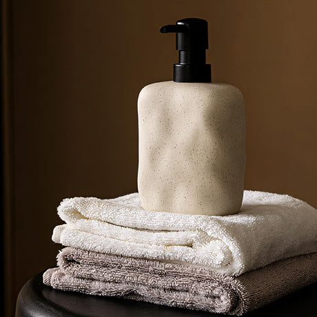 Modern Ceramic Soap Dispenser, Beige Speckled Finish, Black Pump Top, Refillable Liquid Container for Bathroom Kitchen(440 ml)