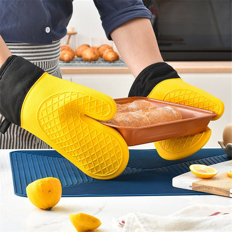 Pair of 2  Heat Resistant Silicone Oven Mitts, Non-Slip Mitts for Cooking, Flexible Oven Gloves - Non-Slip Kitchen Essentials, Kitchen Gadgets, Yellow