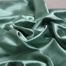 A pair of solid-color silk-like pillowcase pillowcase and envelope pillow (green)