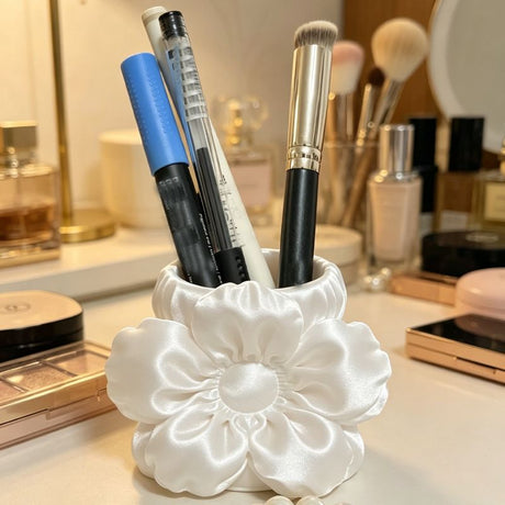 3D printed silk flower pen holder, white silk