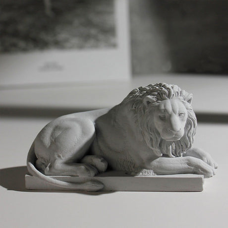 Classic Reclining Lion Sculpture Minimalist Grey Plaster Desk Ornament for Living Room, Study, or Office Decoration