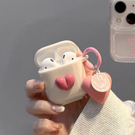Beige shell + smiling heart pendant AirPods 4