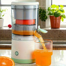 New portable USB juicer, powered by a rechargeable lithium battery, extracts juice from oranges, lemons, watermelons, grapes, and other juicy fruits with the press of a button, efficiently separating pulp residue—a versatile kitchen and travel helper.