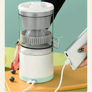 New portable USB juicer, powered by a rechargeable lithium battery, extracts juice from oranges, lemons, watermelons, grapes, and other juicy fruits with the press of a button, efficiently separating pulp residue—a versatile kitchen and travel helper.