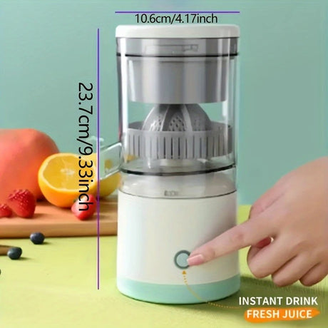 New portable USB juicer, powered by a rechargeable lithium battery, extracts juice from oranges, lemons, watermelons, grapes, and other juicy fruits with the press of a button, efficiently separating pulp residue—a versatile kitchen and travel helper.