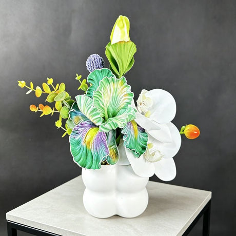 Simulated iris potted plant, floral artistry vibrant and colorful, pumpkin planter round and versatile, no maintenance ready to display upon opening, brightens up new Chinese-style and light luxury home spaces.(GREEN)