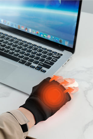 Pink Professional USB electric heating fingerless gloves, unisex, with LED temperature display, 3-level adjustable heating, and effective cold protection. Suitable for typing, gaming, skiing, and daily wear, this is a practical winter holiday gift.