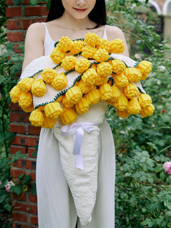 Hand-Crocheted Rose Round Blanket: A versatile romantic gift that brightens everyday warmth. (Diameter: 110 CM / 43.3 IN, bean paste)